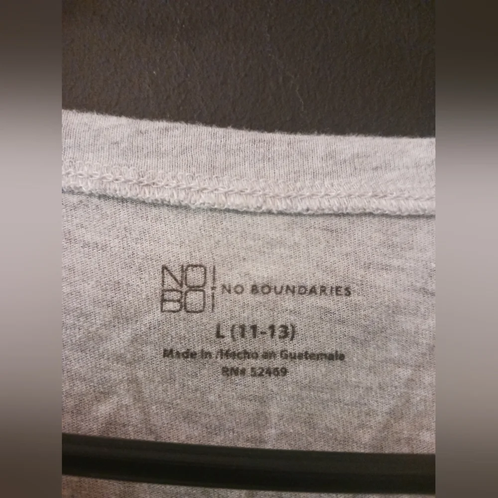 NO BOUNDARIES WOMEN'S LARGE SIZE 11-13 SHORT SLEEVE GRAY T-SHIRT - Picture 3 of 3